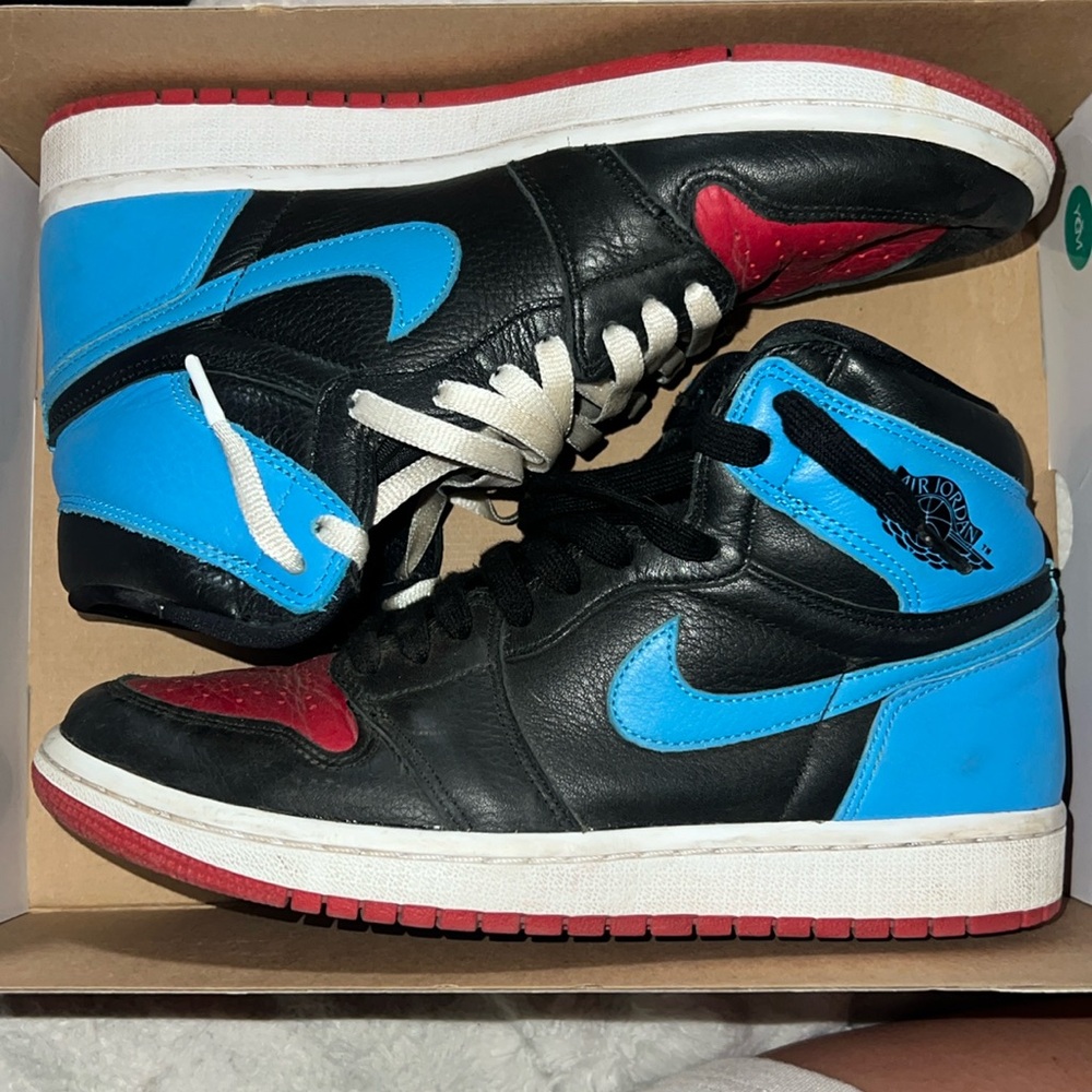 Women’s Air Jordan 1 OG ‘NC to CHI’
